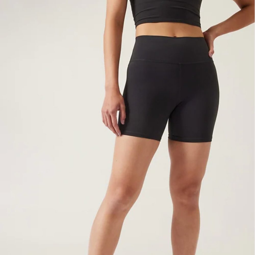 Athleta TRANSCEND 5" Bike Shorts